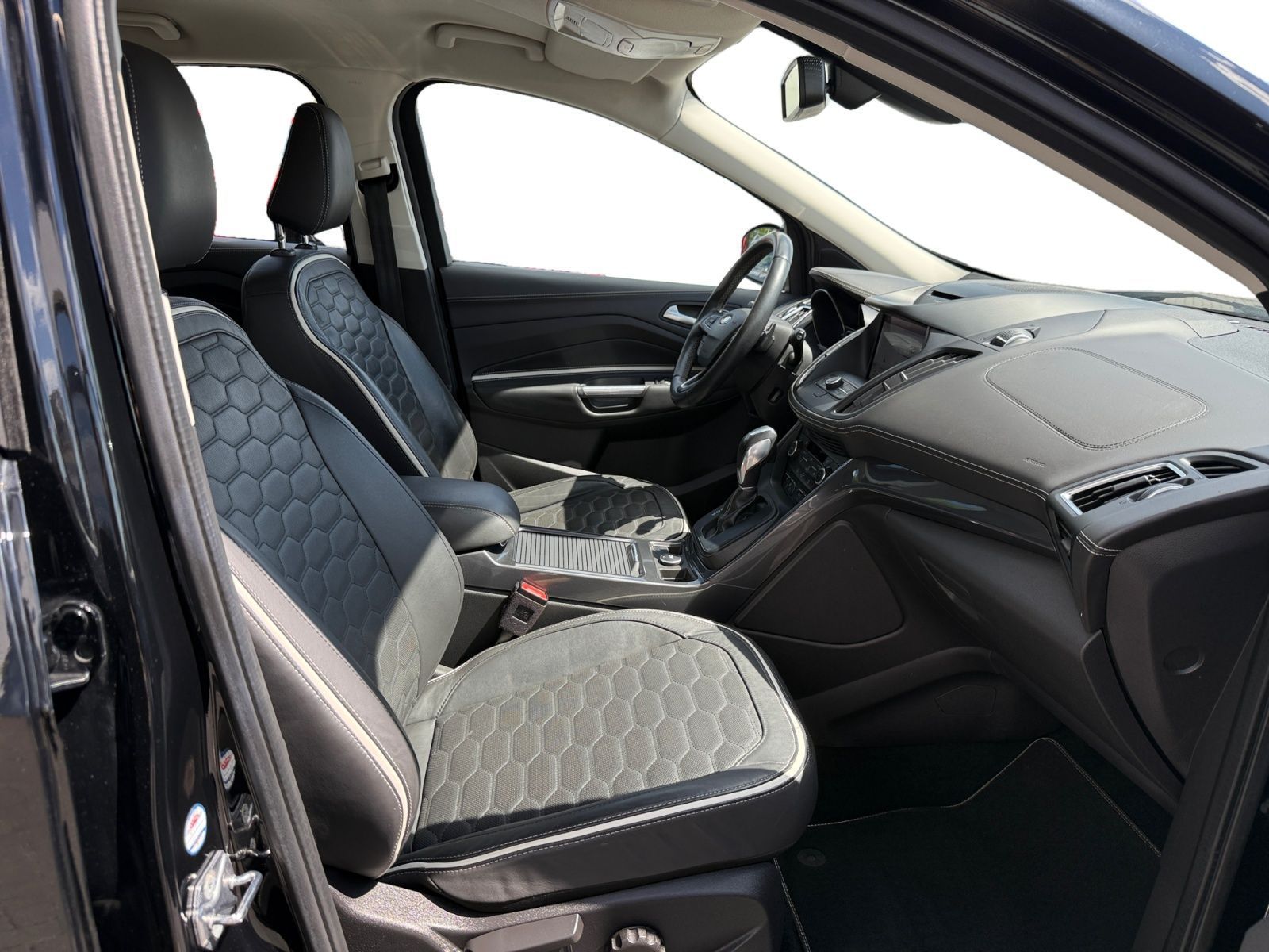 Fahrzeugabbildung Ford Kuga 1.5 EcoBoost Vignale 4x4 OPF RFK AHK
