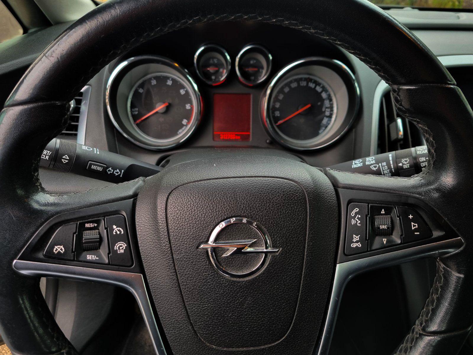 Opel Astra 2014 — photo 5
