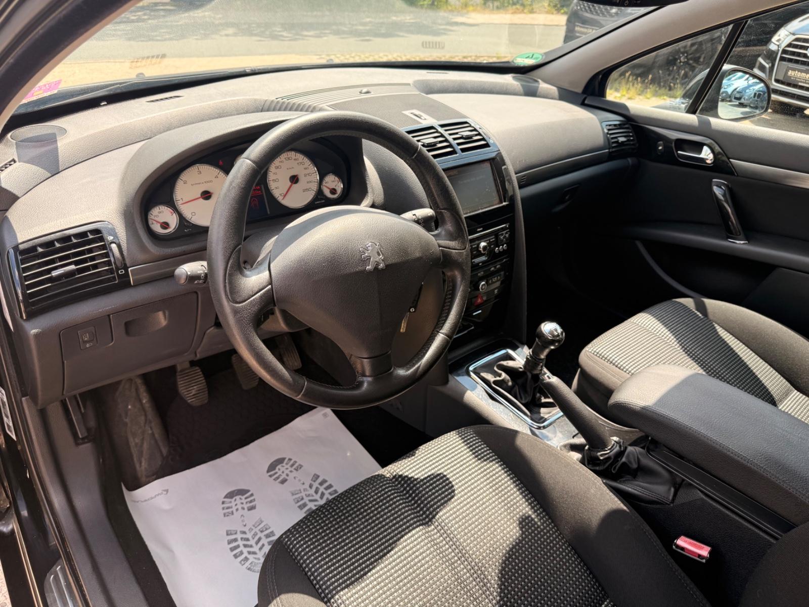 Peugeot 407 2010 — photo 9