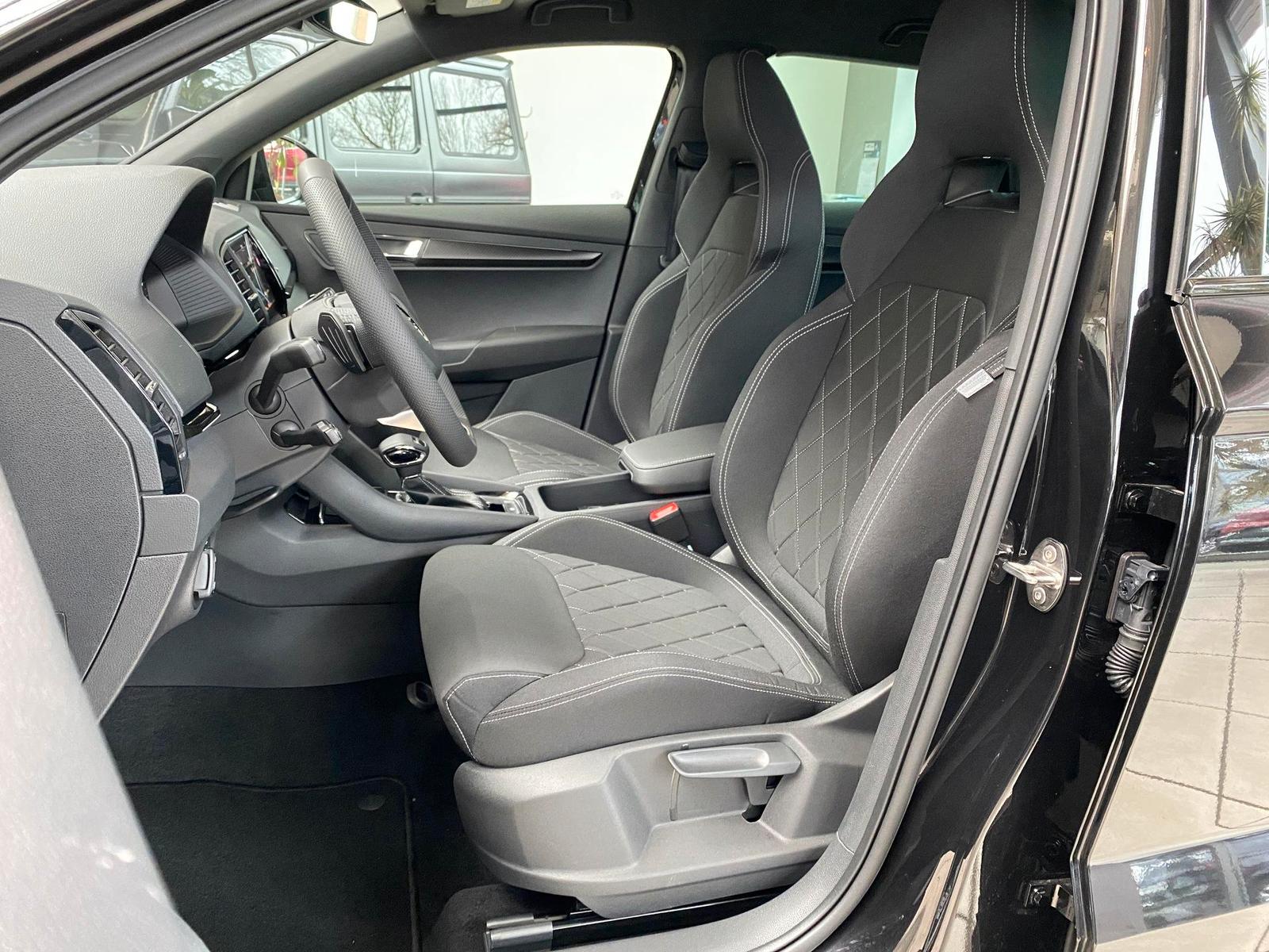 Skoda Karoq Sportline 1,5TSI DSG*AHK*NAVI*ACC*CARPLAY*