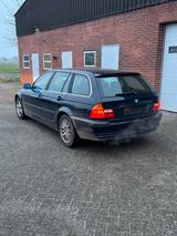 BMW E46 328i Touring - BMW 328 aus 2000: 328i