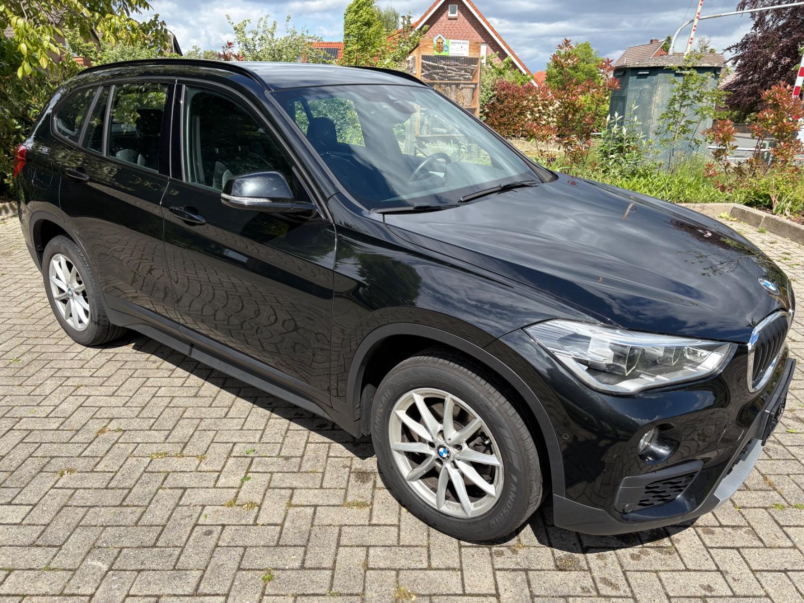BMW X1 sDrive 18 i Automatic/Head-Up/LED