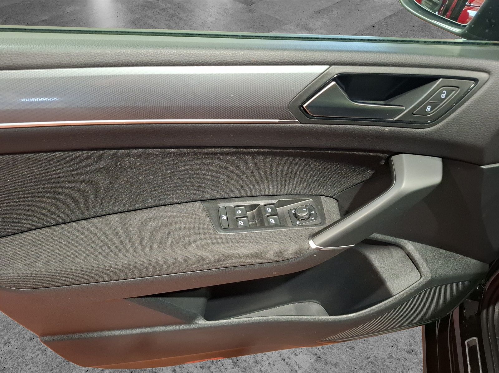 Fahrzeugabbildung Volkswagen Touran TDI Active DSG 7-Si. LED Navi AID ACC SH