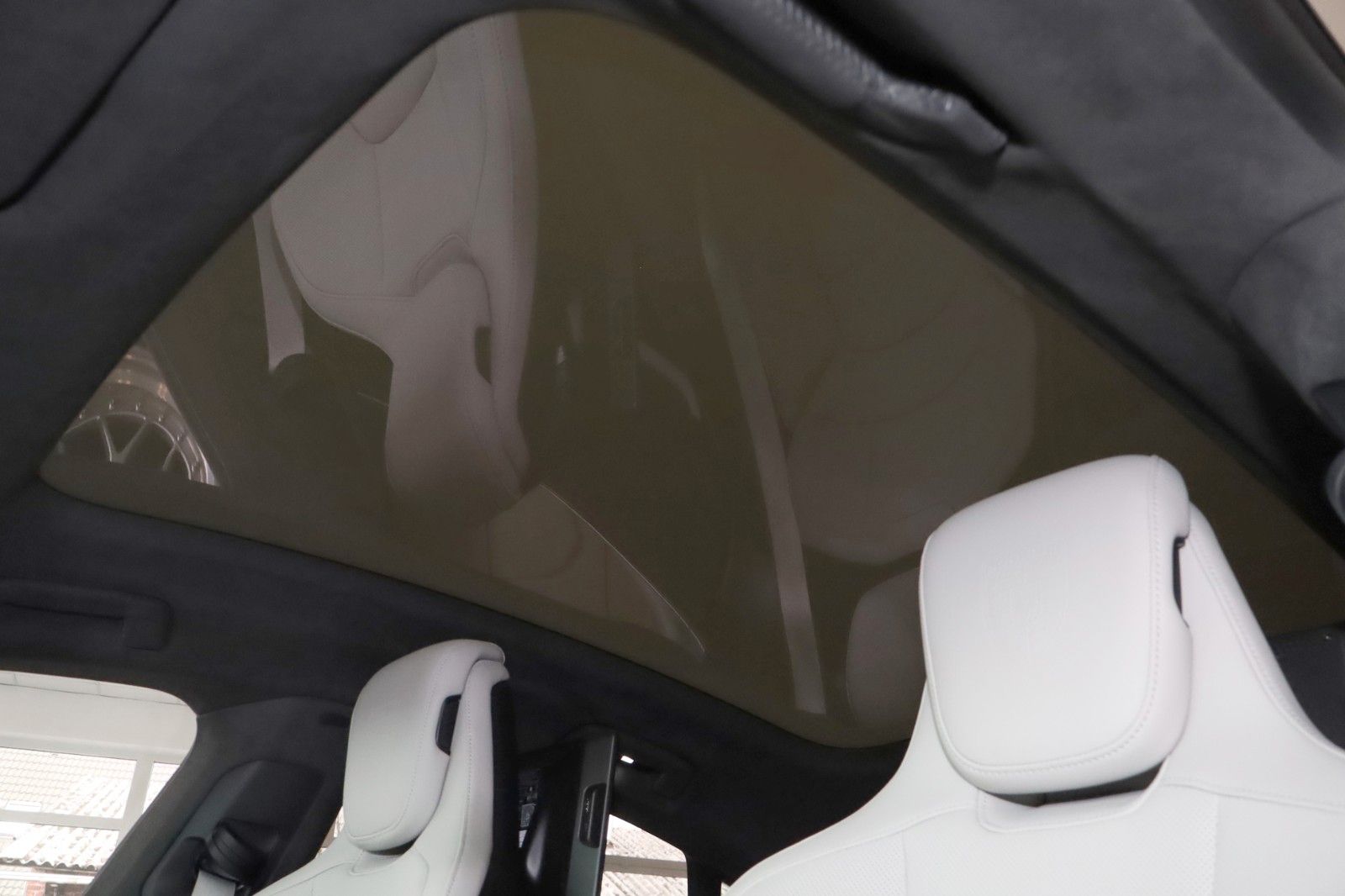 Fahrzeugabbildung Porsche Taycan GTS SportDesign/HeadUP/REAR-DVD/APPROVED