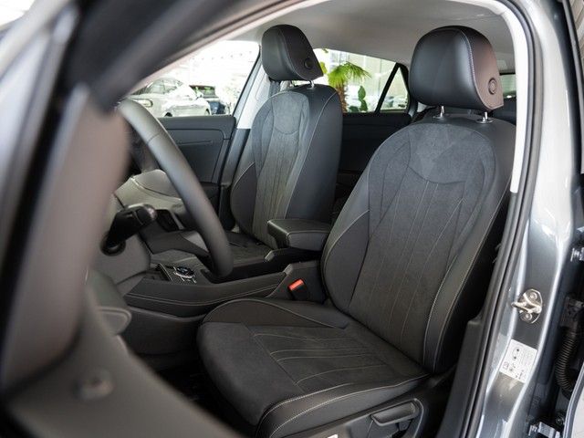 T-Roc Style eTSI DSG IQ Drive + Light GJR AHK Na