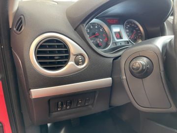 Renault Clio III Dynamique MOTOR- UND GETRIEBSCHADEN