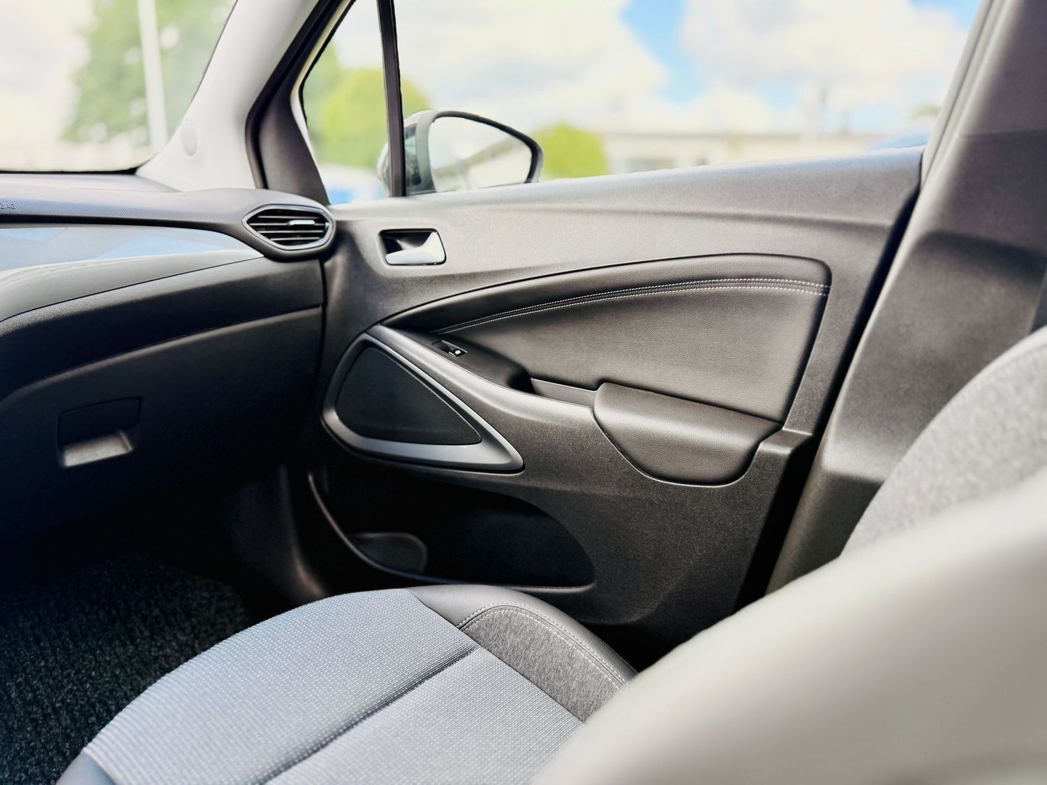 Fahrzeugabbildung Opel Crossland X 1,2 T ENJOY, Navi, ECO-LED, RFK, PTS