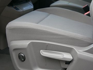 Volkswagen T7 Multivan - 12