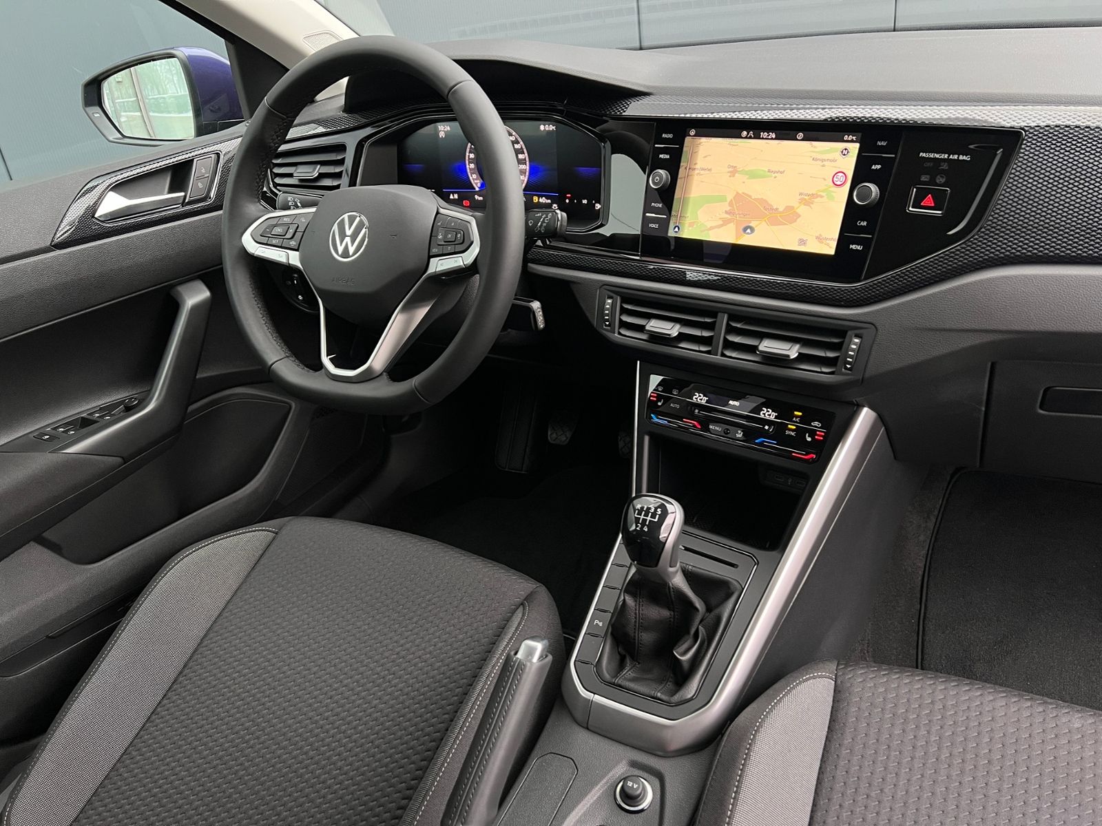 Fahrzeugabbildung Volkswagen Polo Life 1.0 *Navi, Ganzjahresreifen, Kamera*