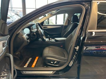 MYAUTOCENTER – Gebraucht- und Jahreswagen mit Werkstattservice in Pfaffenhofen BMW 530d Touring xDrive *KAM*NAVI*LIVECOCKPIT*LED*