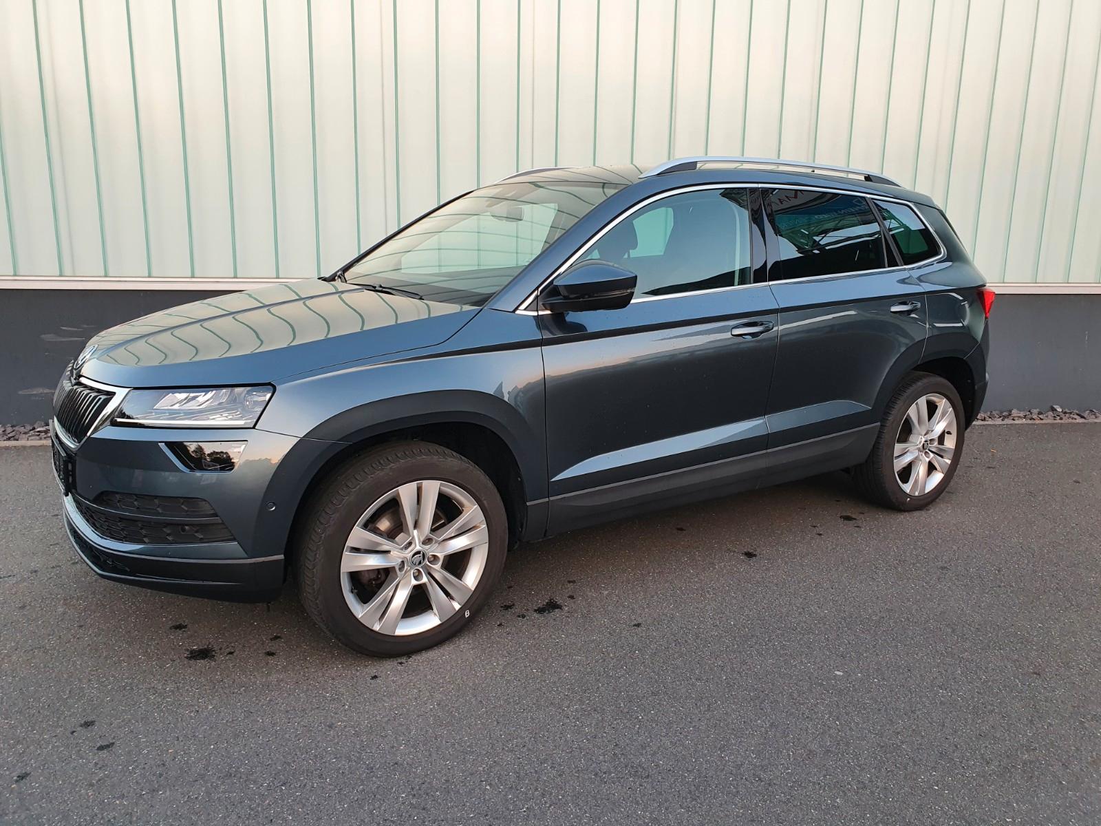 Skoda Karoq Style/LED/Rear View/AHK/1.Hand