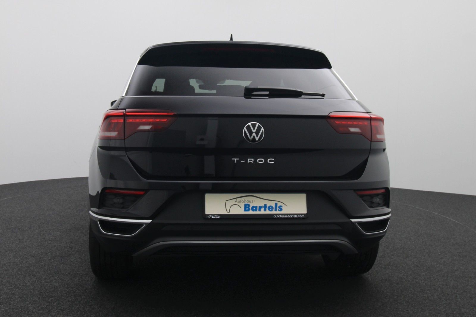 Fahrzeugabbildung Volkswagen T-Roc 1.5 Sport DSG ACC LED