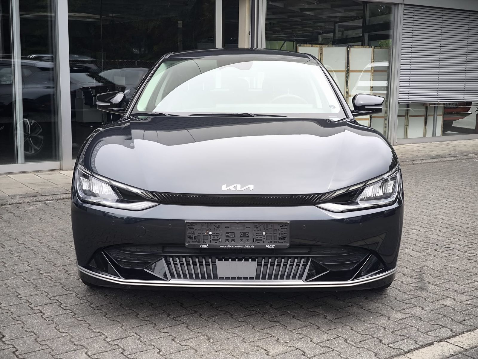 Fahrzeugabbildung Kia EV6 2WD WERKSGAR+NAVI+LED+SHZ+AHK+KAMERA+ACC+19"