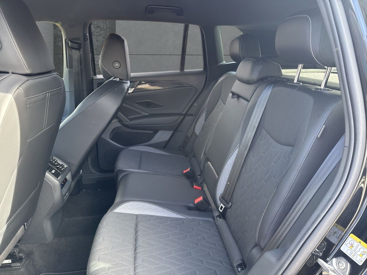 Volkswagen Tiguan 1.5 eTSI Goal Automatik Navi AHK Matrix-L foto 10
