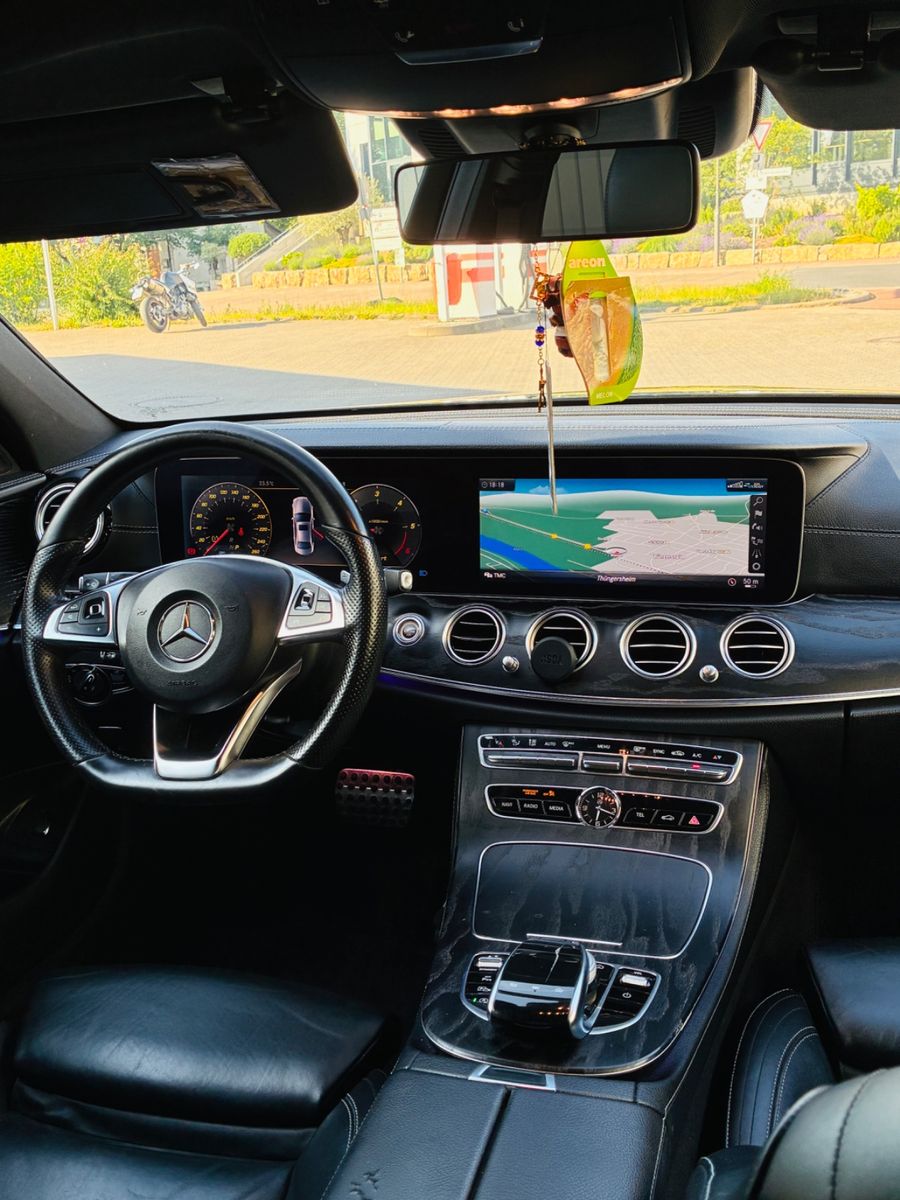 MERCEDES-BENZ E 220 d 4MATIC AMG Line Autom. AMG Line