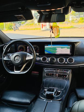 MERCEDES-BENZ E 220 d 4MATIC AMG Line Autom. AMG Line