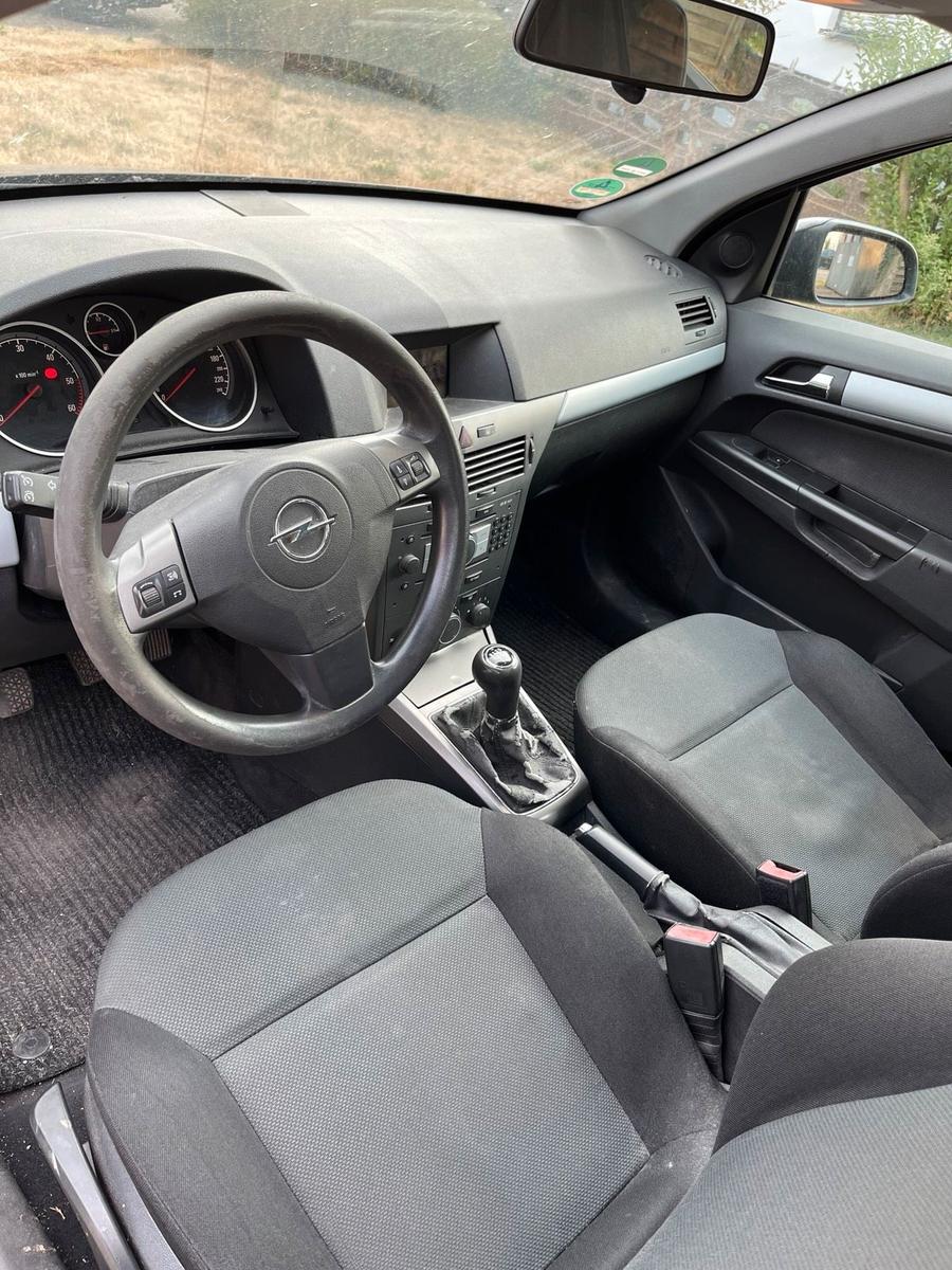 Opel Astra 2006 — photo 8