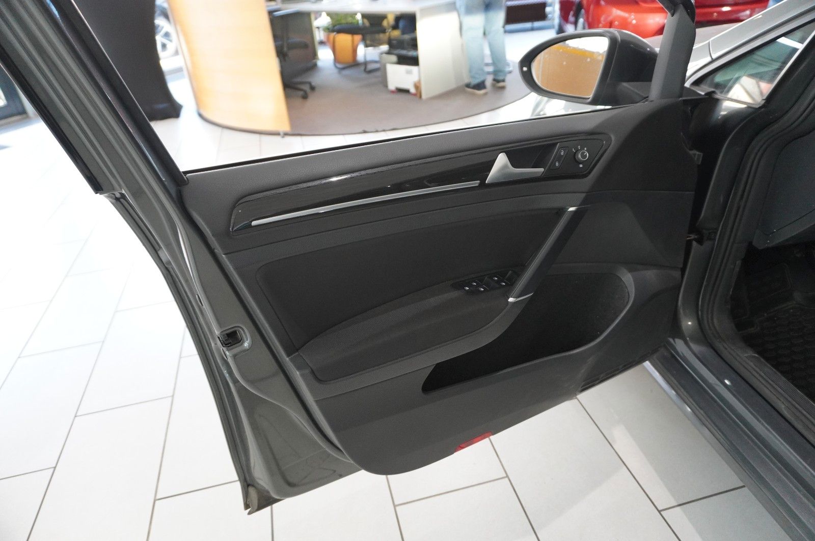 Fahrzeugabbildung Volkswagen Golf VII VARI. 1.5 TSI HIGHLINE NAVI/SPORT/AHK