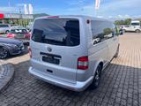 Volkswagen T5 Kombi behindertengerecht DSG Auffahrrampe - Volkswagen T5 Kombi mit Diesel-Antrieb: Standheizung, Klimaanlage