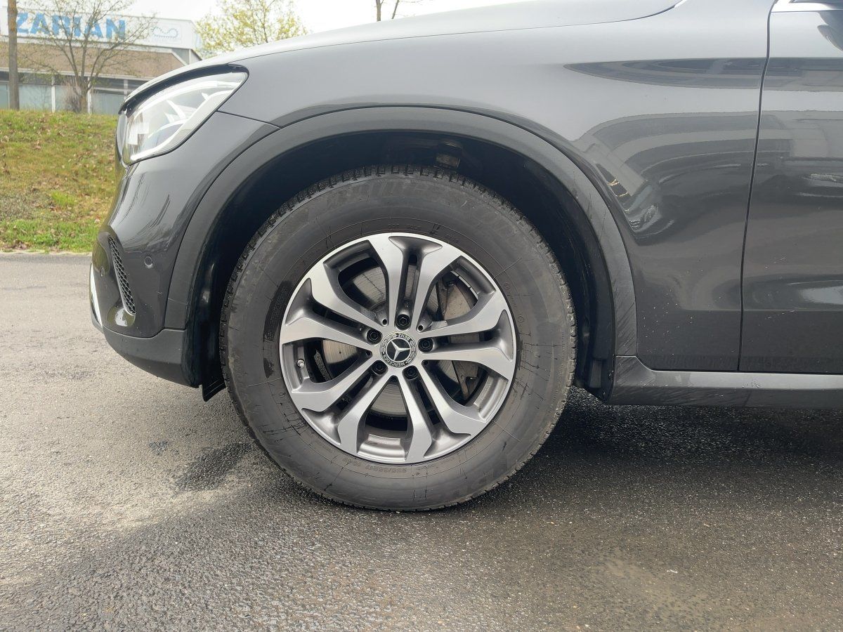 Fahrzeugabbildung Mercedes-Benz GLC 200 4M LED/Pano/Kamera/AHK