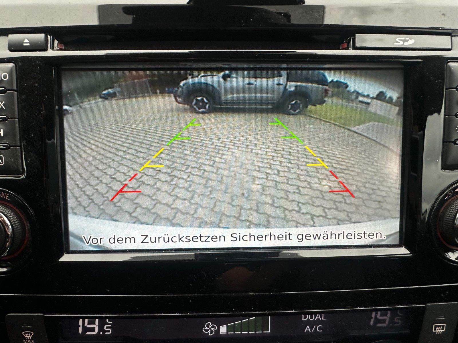 Fahrzeugabbildung Nissan Qashqai Autom. / Navi. / Sitzhzg.