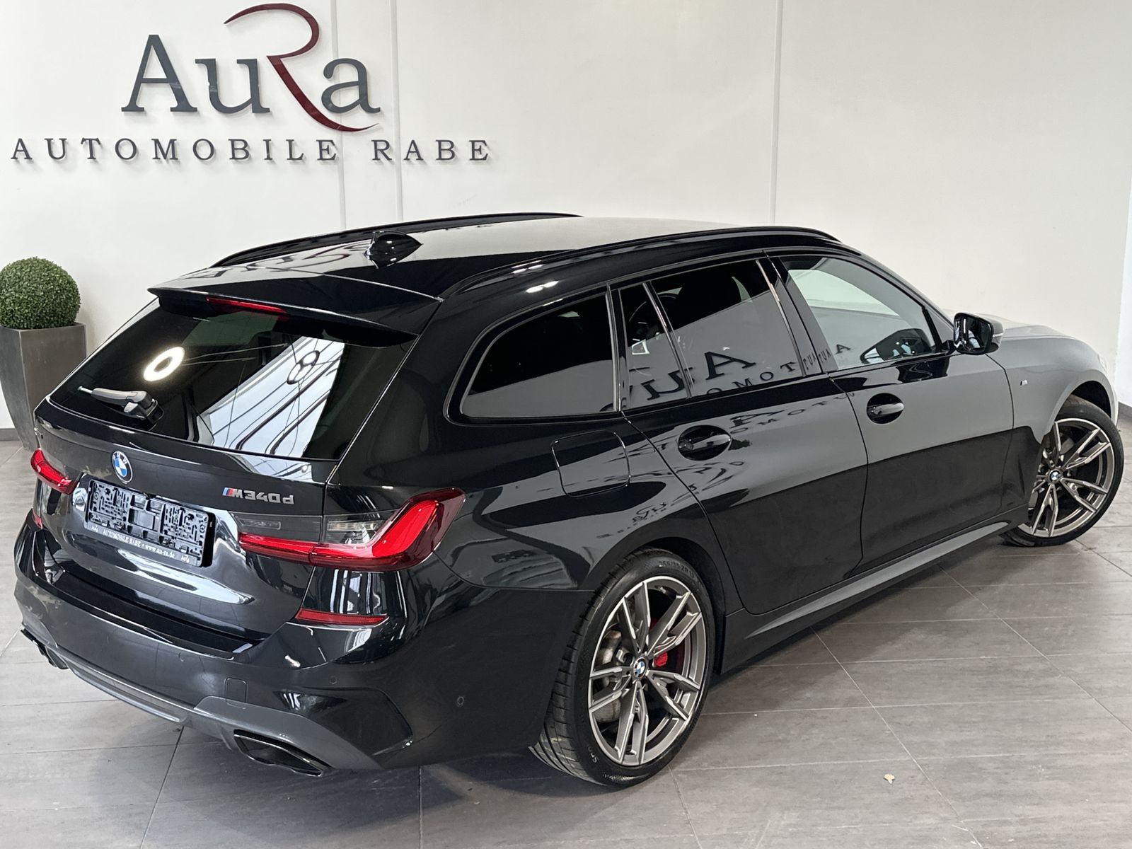 Fahrzeugabbildung BMW M340d Touring xDrive NAV+LASER+ACC+AHK+H&K+KAM