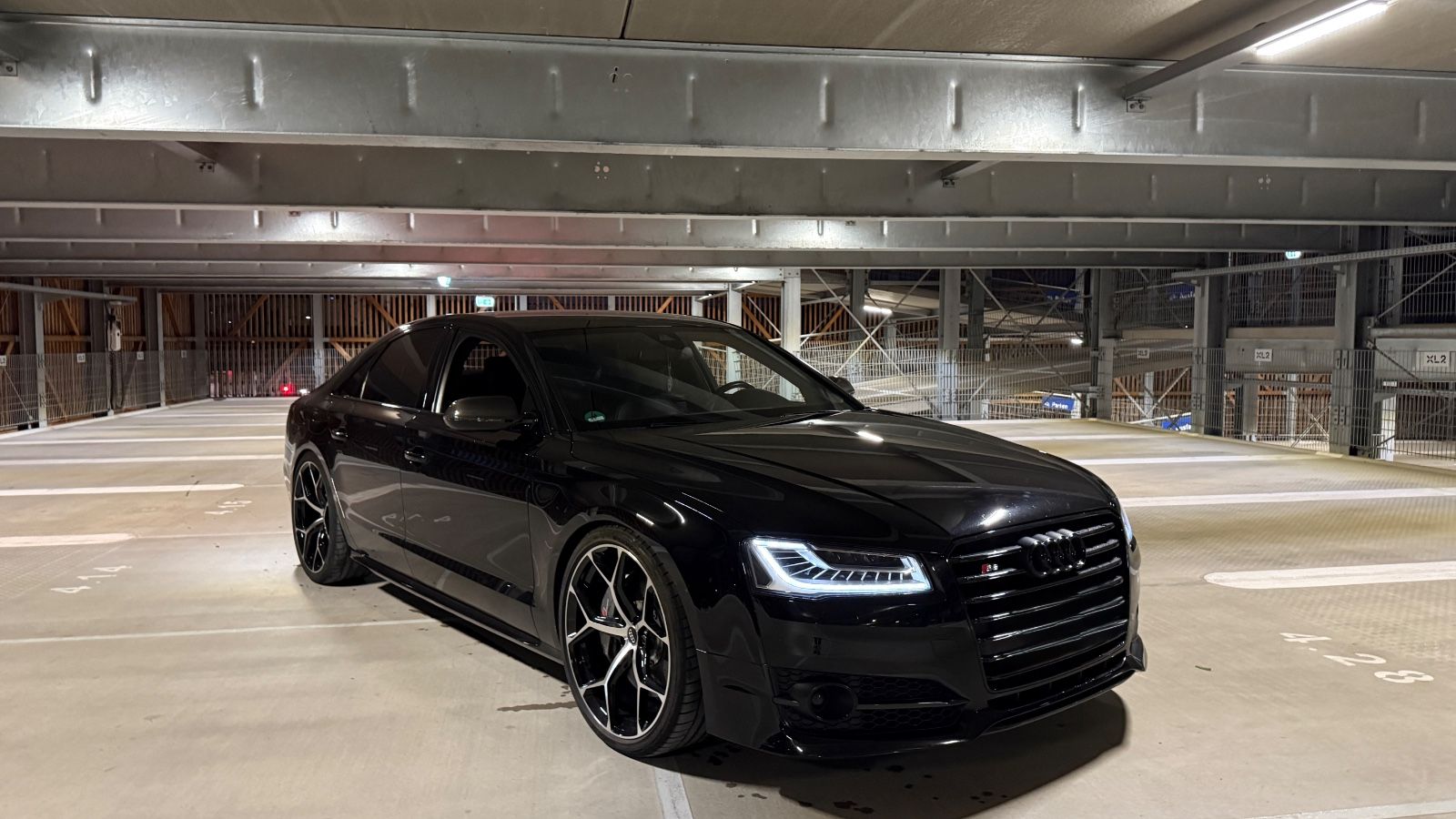 AUDI S8 4.0 TFSI plus tiptronic quattro -