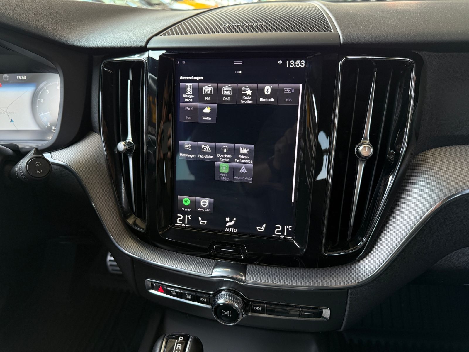Fahrzeugabbildung Volvo XC60 R Design AWD ACC H&K 360° LED