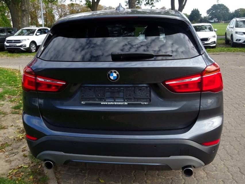 Fahrzeugabbildung BMW X1 xDrive 20d  Allrad Automatik Sport Line AHK