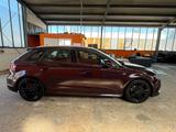 Audi A3 Sportback 1.4 TFSI S line Sportpaket Navi LED - Audi A3: Rot, Leder