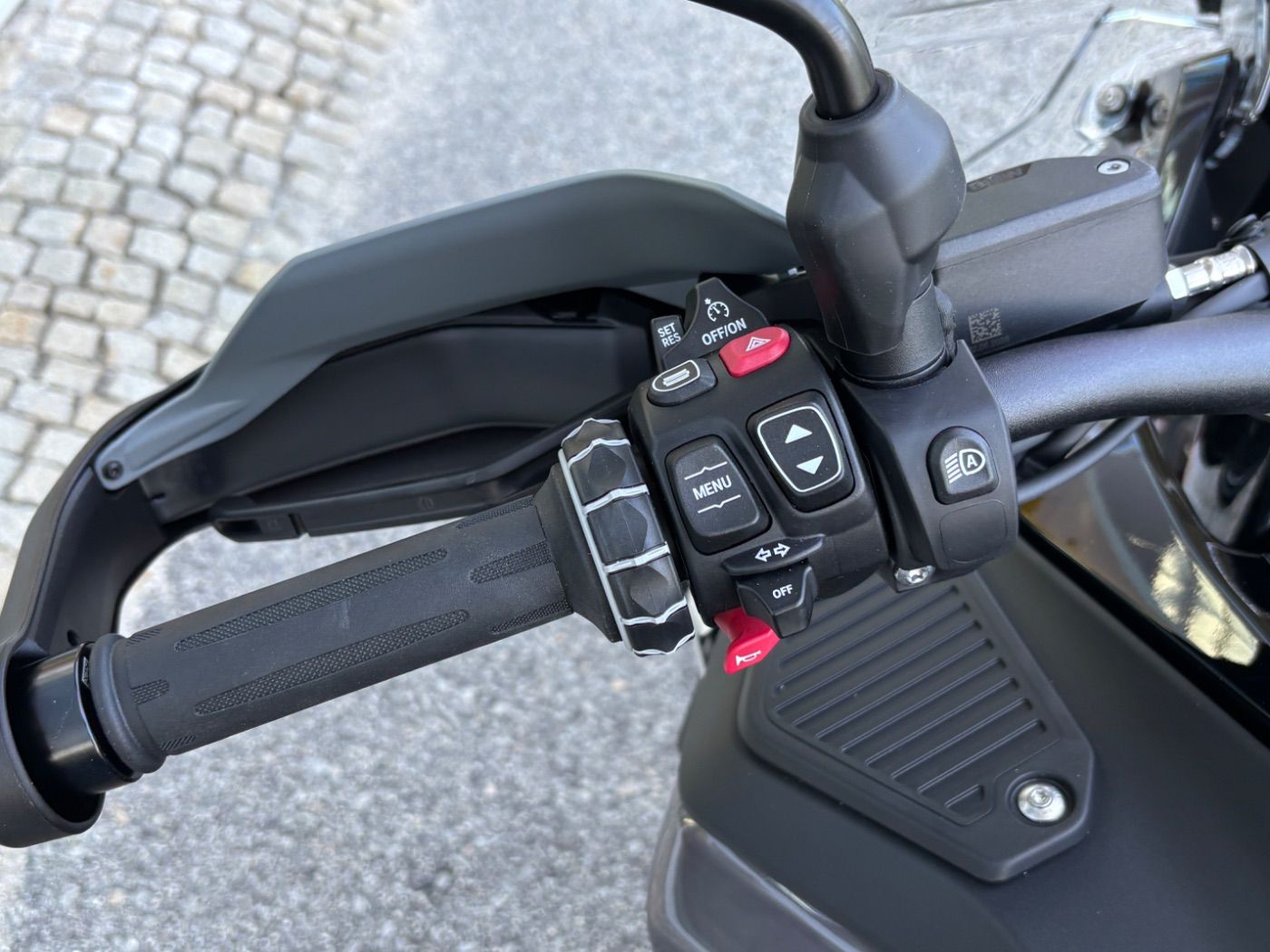Fahrzeugabbildung BMW R 1300 GS Adventure 3 Pakete Triple Black