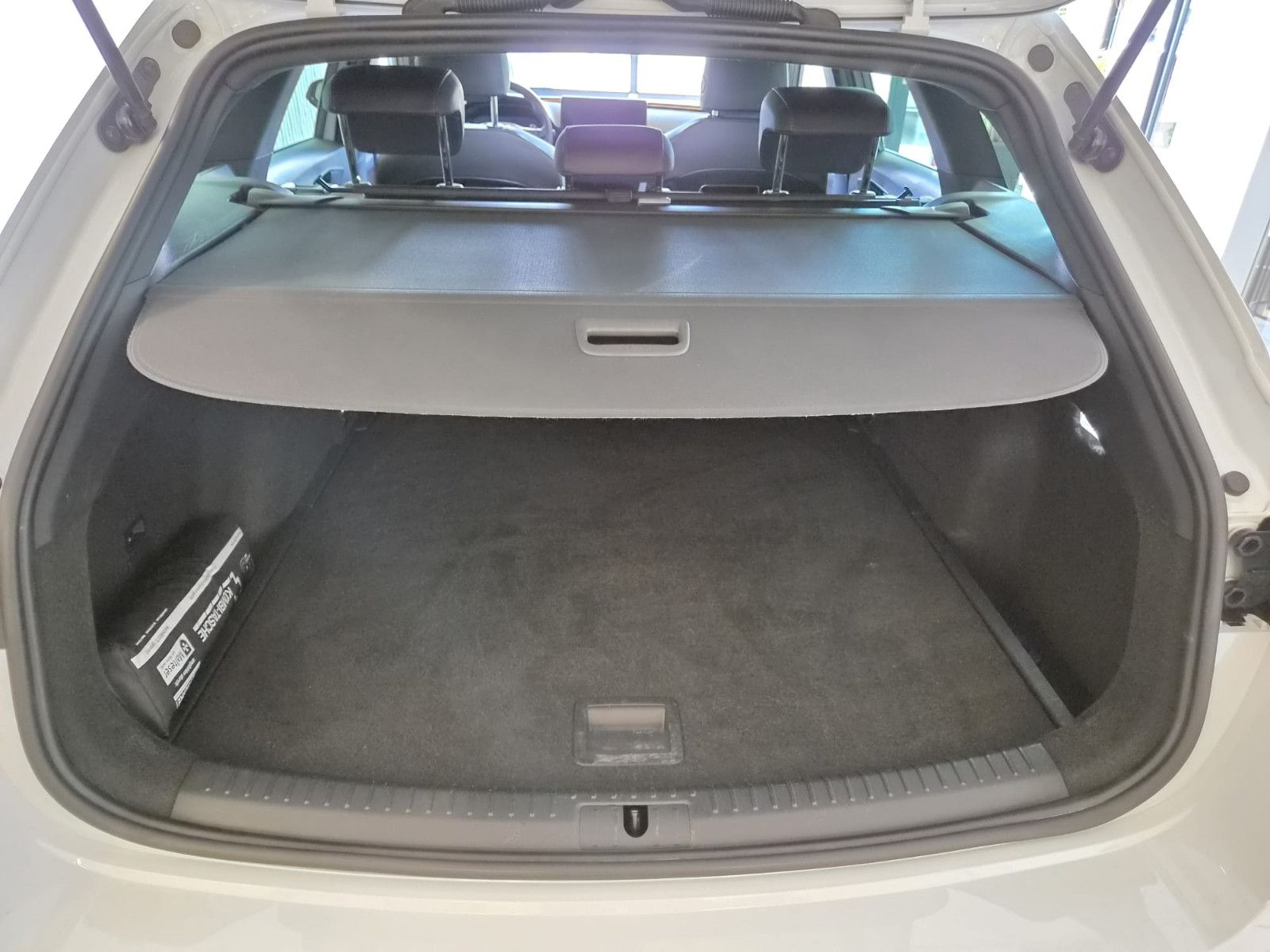 Fahrzeugabbildung CUPRA Leon Sportstourer / NAVI / KAMERA / T-LEDER