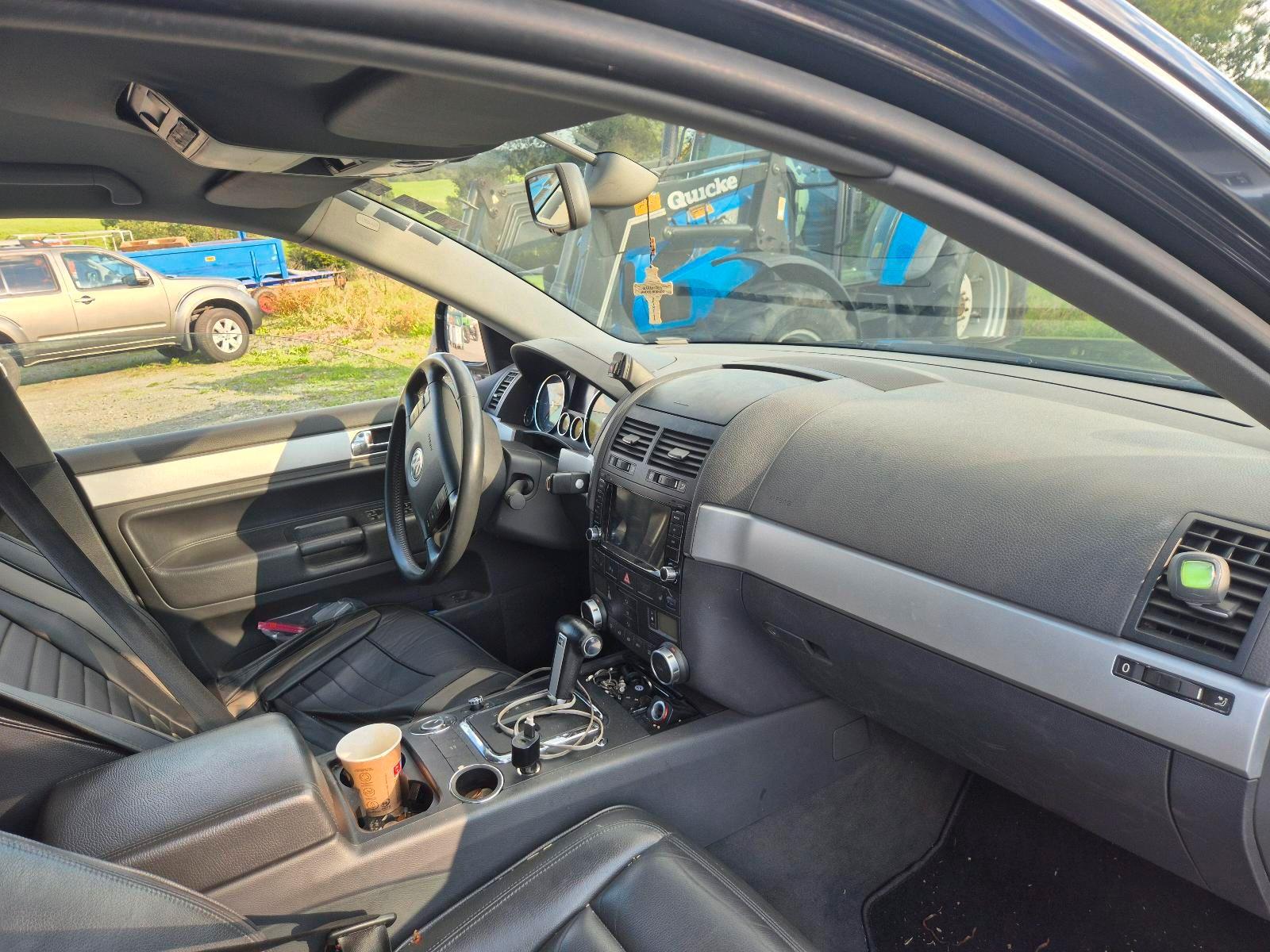 Volkswagen Touareg 2005 — photo 13