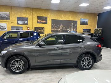 Alfa-Romeo Stelvio - 5