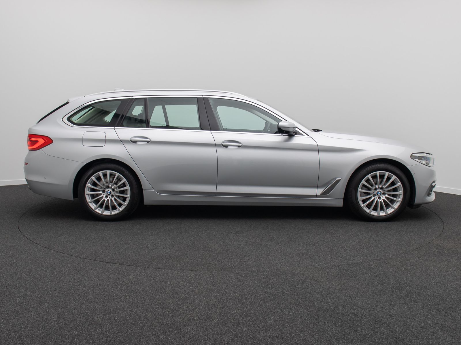 Fahrzeugabbildung BMW 520d Luxury Line 360&deg;DAB Alarm DisplKey Panorama