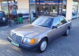 Mercedes-Benz E 230 1.Hand / H-Zulassung / Sammlungszustand / - scheckheftgepflegte Mercedes E 230