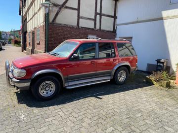 Ford Explorer 4x4 U2