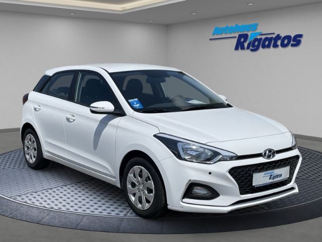 Hyundai i20 1.2 Select Klimaanlage, Einparkhilfe