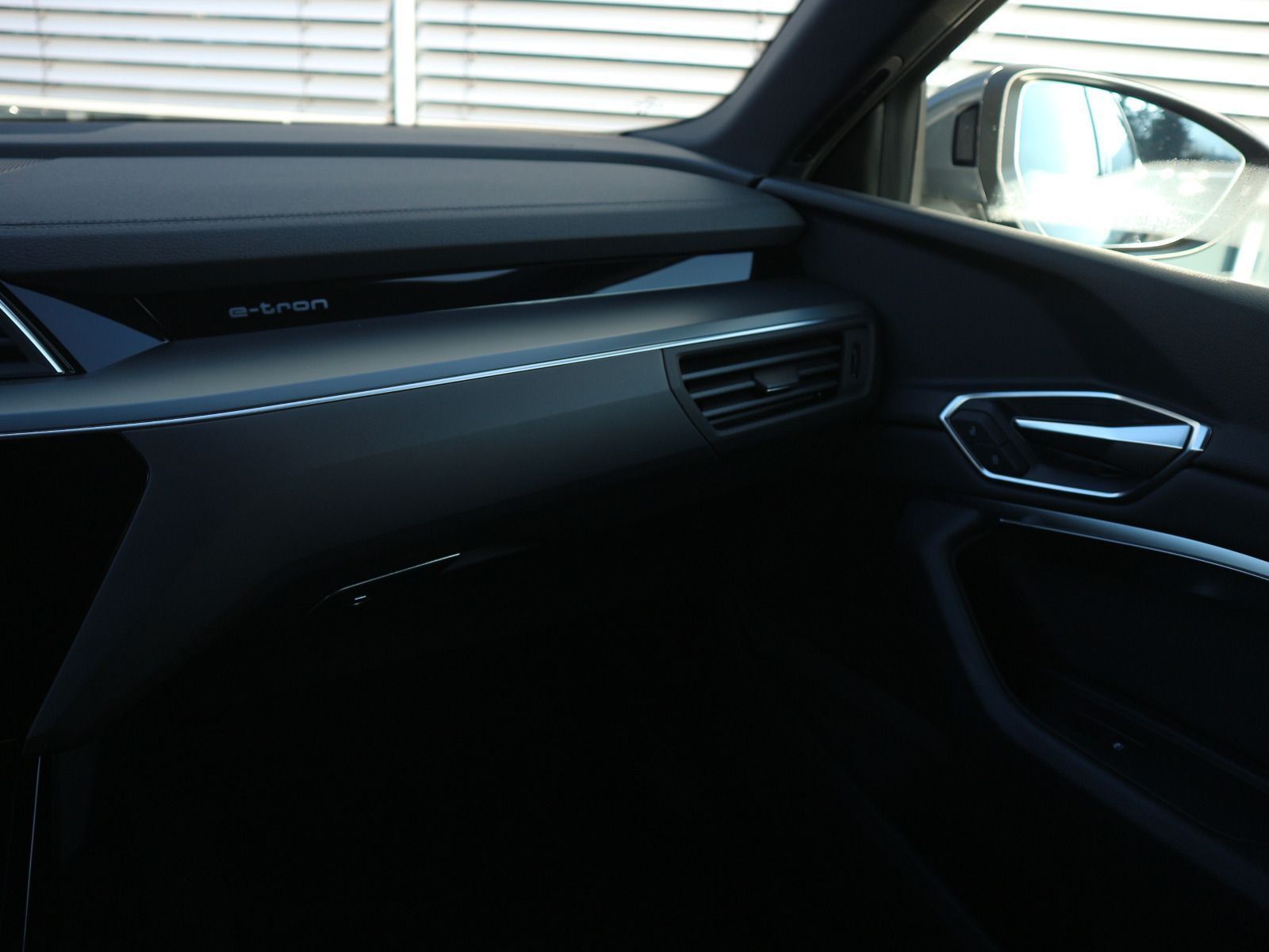 Audi Q8 e-tron - Bild 18