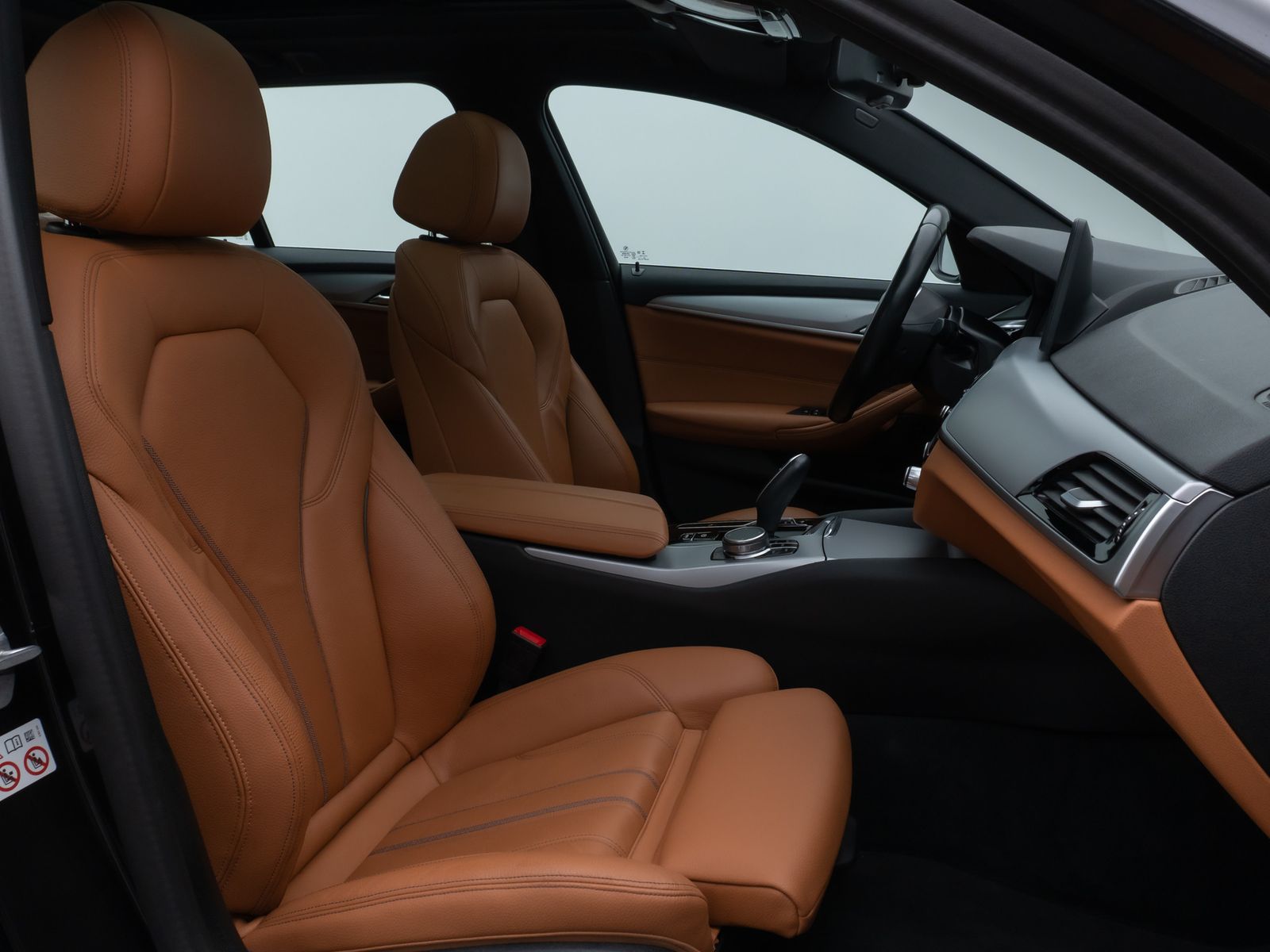 Fahrzeugabbildung BMW 520d Panorama DAB Leder AHK Alarm M Sport 18Zoll