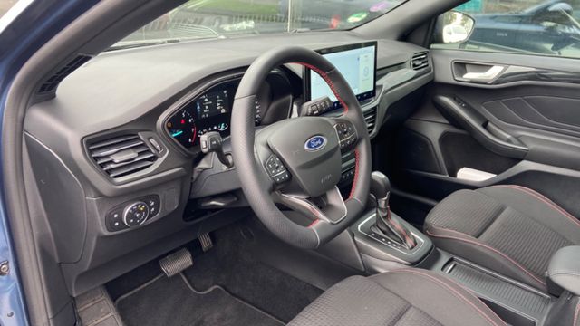 Fahrzeugabbildung Ford Focus Turnier 1.0EB 155PS ST-Line NAVI , LED