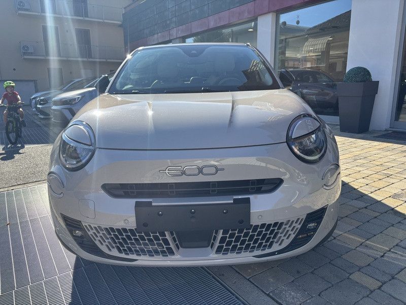 Fiat 600 1.2 hybrid La Prima 110cv auto LED-NAVI imagem 2