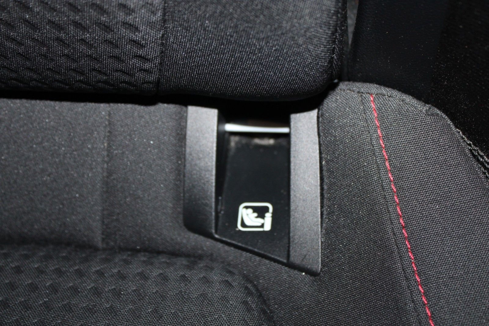 Fahrzeugabbildung Ford Focus ST-Line Turnier LED Park + Winter Paket