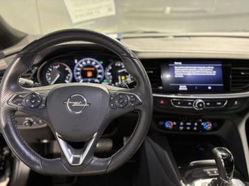 Fotografie des Opel Insignia Grand Sport 2.0 Diesel Automatik GS Lin
