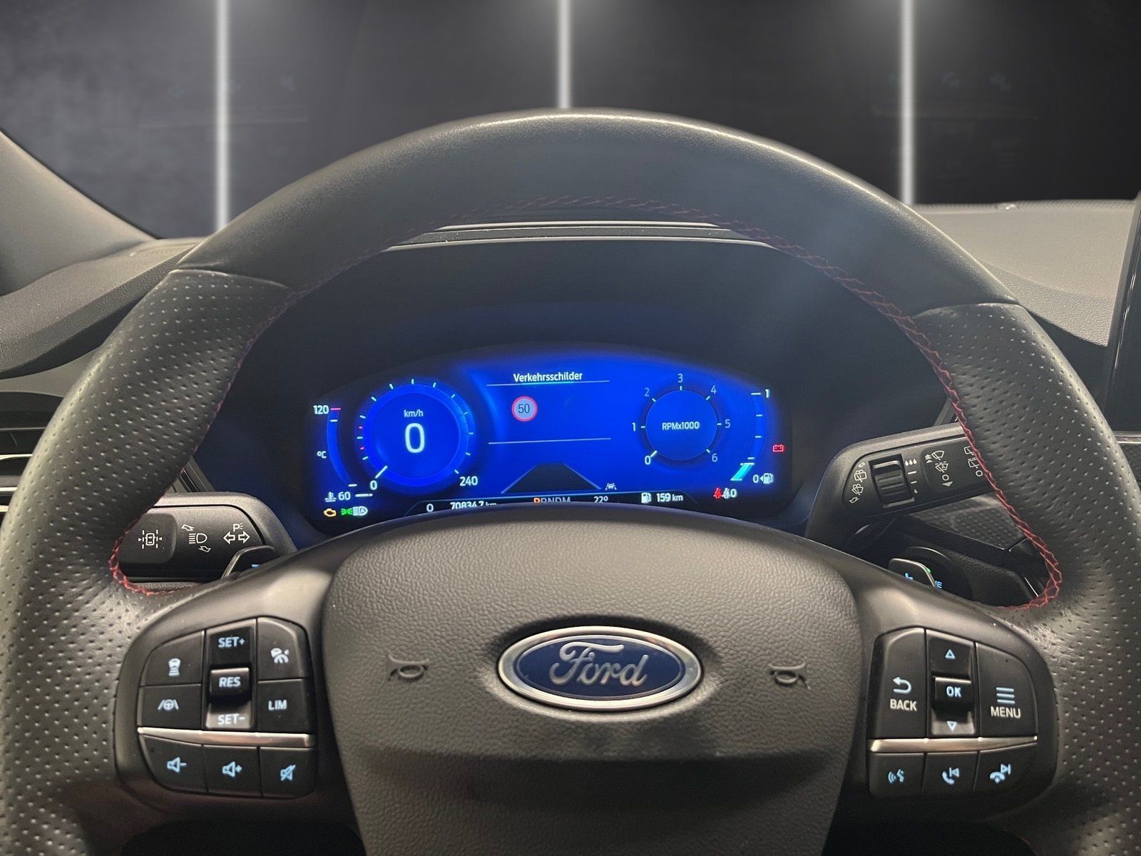 Fahrzeugabbildung Ford Kuga 2.0 EcoBlue ST-Line X*AHK*Panorama*Fahrassi