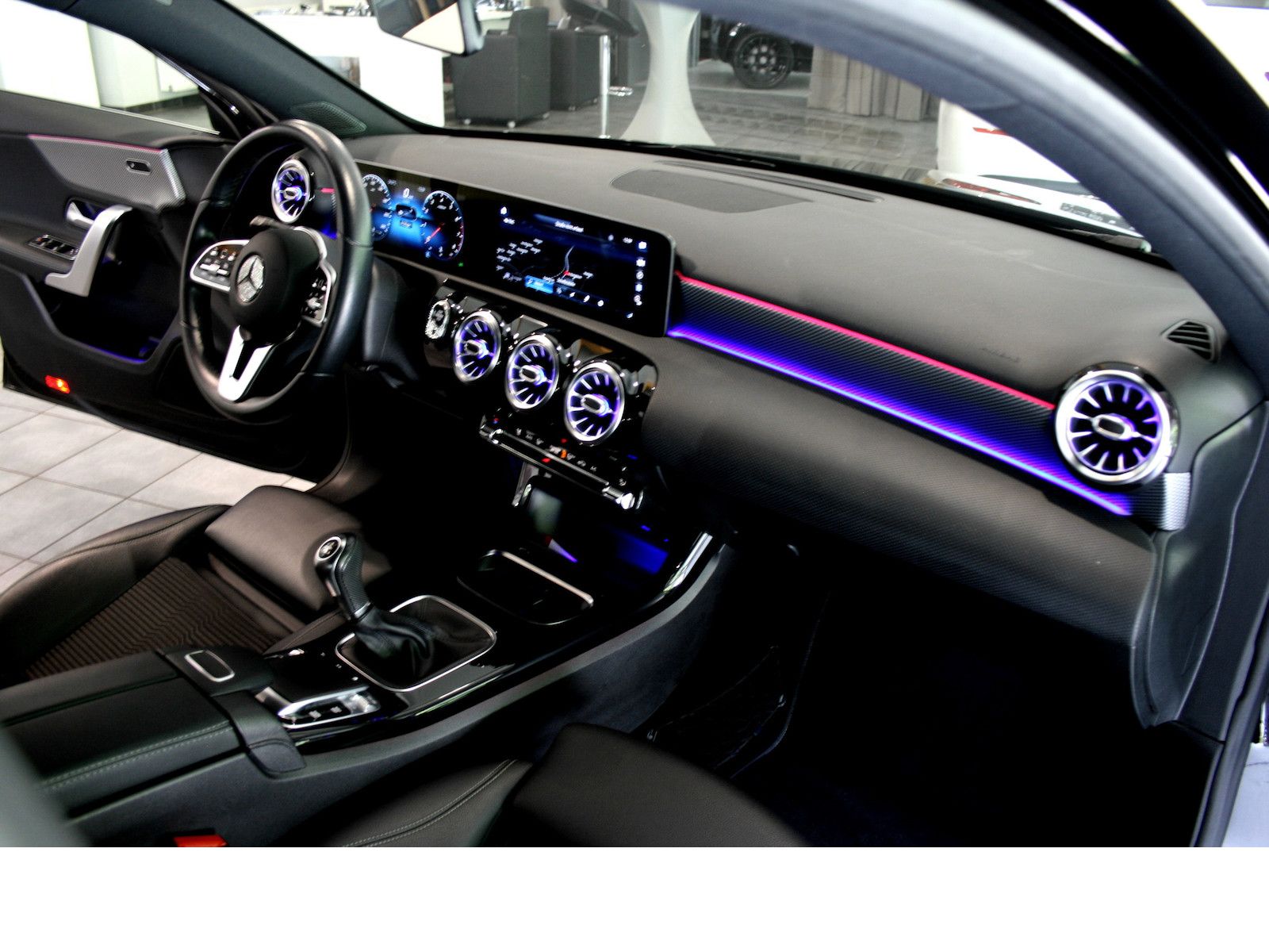 Fahrzeugabbildung Mercedes-Benz A 180 Progres. *MBUX*Sounds.*LED*Ambientebelel.
