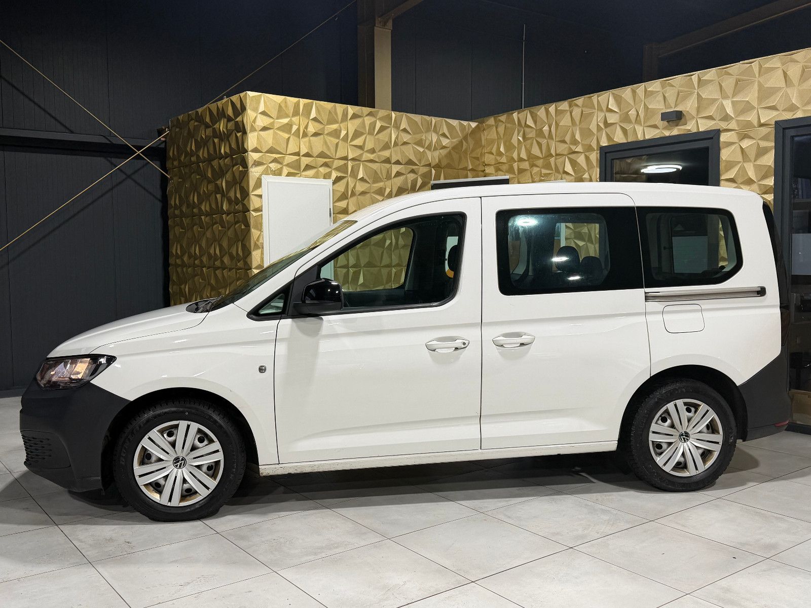 Fahrzeugabbildung Volkswagen Caddy  BLUETOOTH/AUTO-HOLD/ACC/TEMPOMAT/