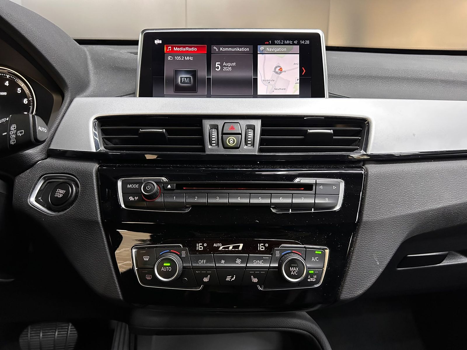 Fahrzeugabbildung BMW X1 25e xDr Advant LEDER+LED+NAVI+SHZ+ACC+PDC+MF+