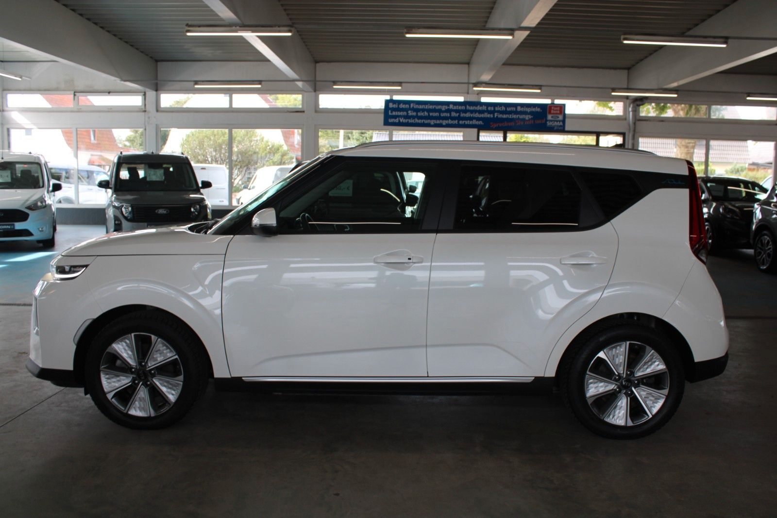 Fahrzeugabbildung Kia e-Soul 150kW Vision Wärmepumpe OnBoardLader uvm.