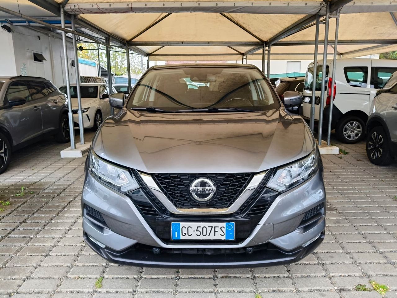 Nissan Qashqai 1.3 DIG-T 160 CV DCT Business imagem 2